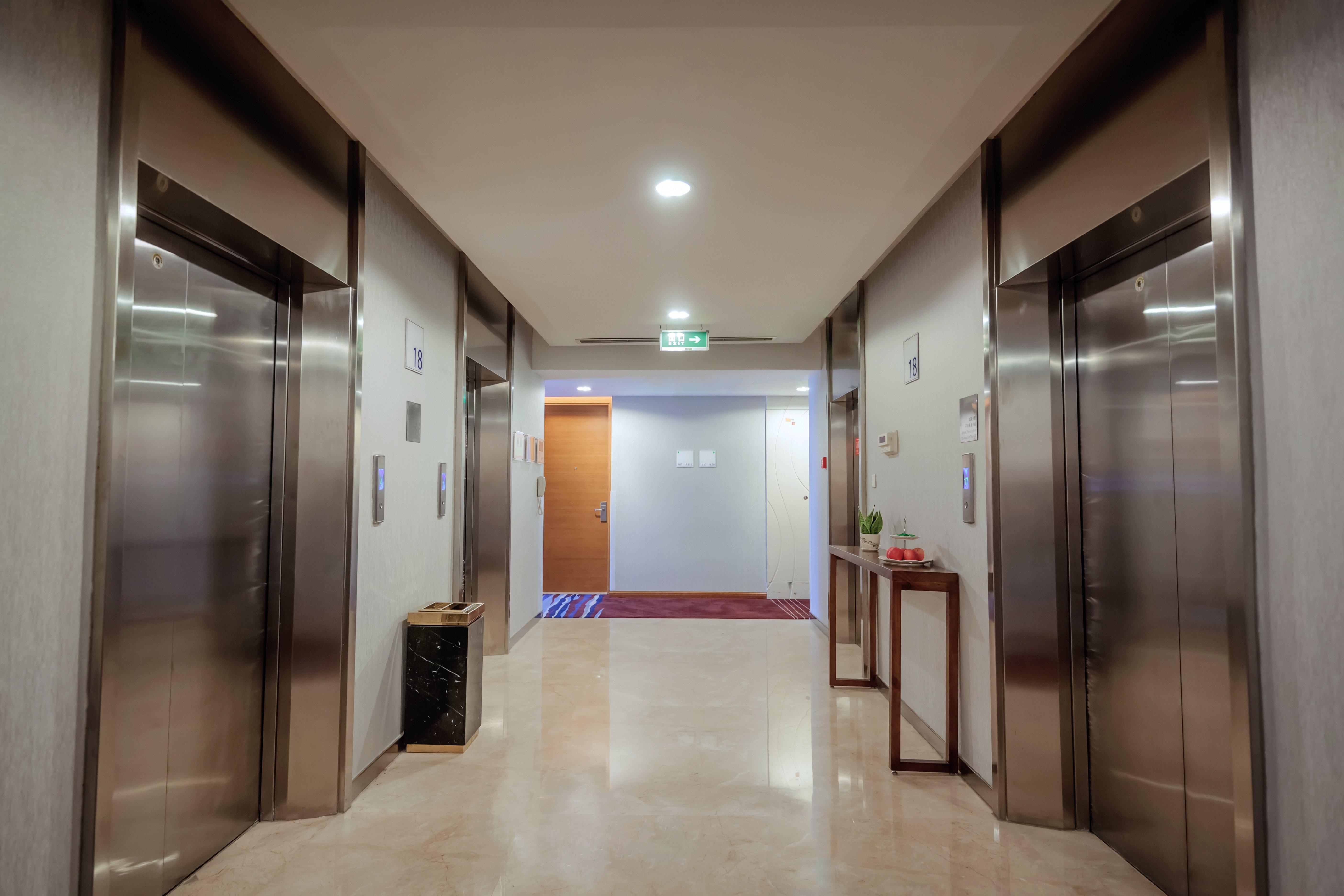 Holiday Inn Express Chongqing Guanyinqiao By Ihg Zewnętrze zdjęcie