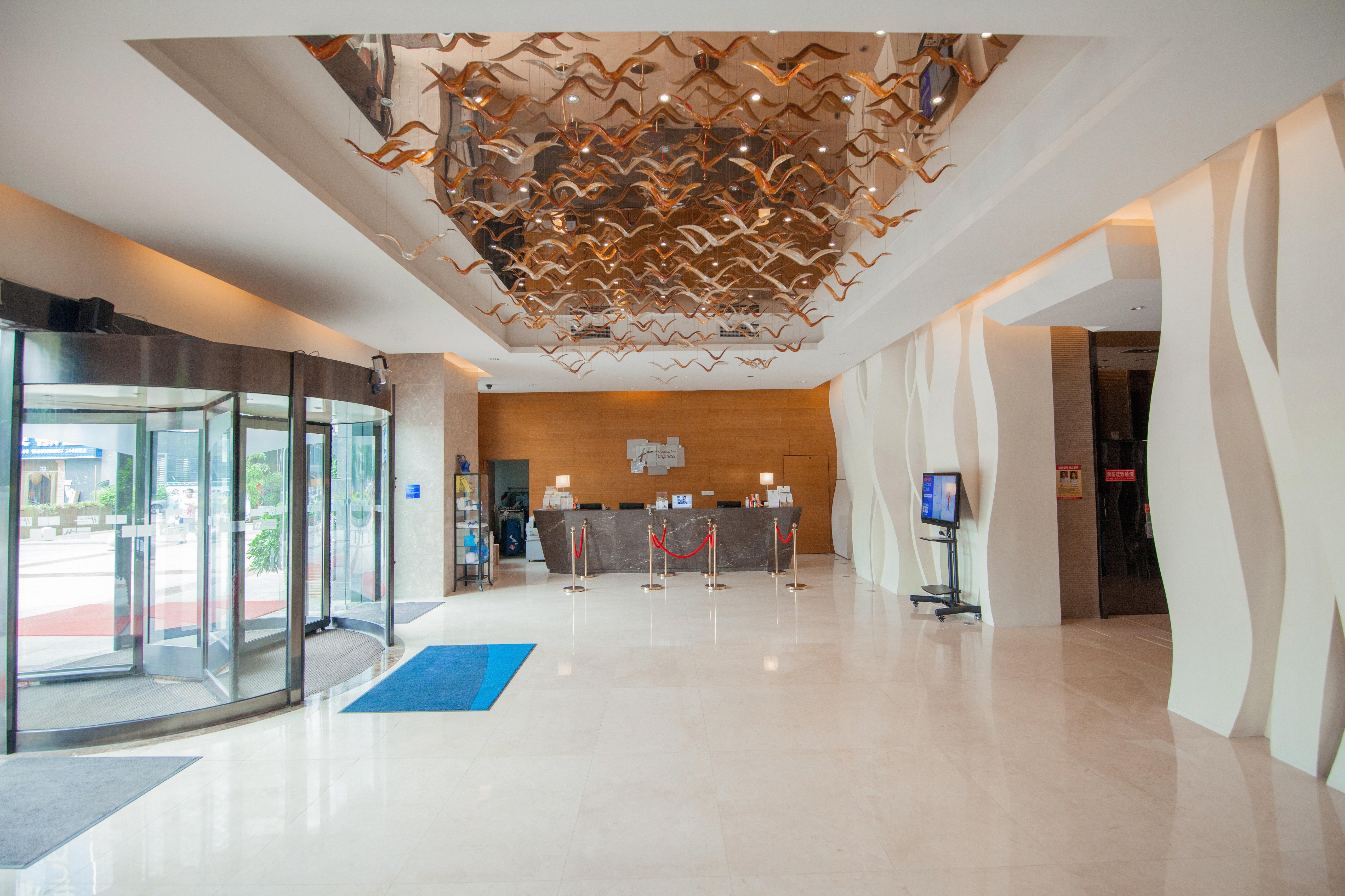 Holiday Inn Express Chongqing Guanyinqiao By Ihg Zewnętrze zdjęcie