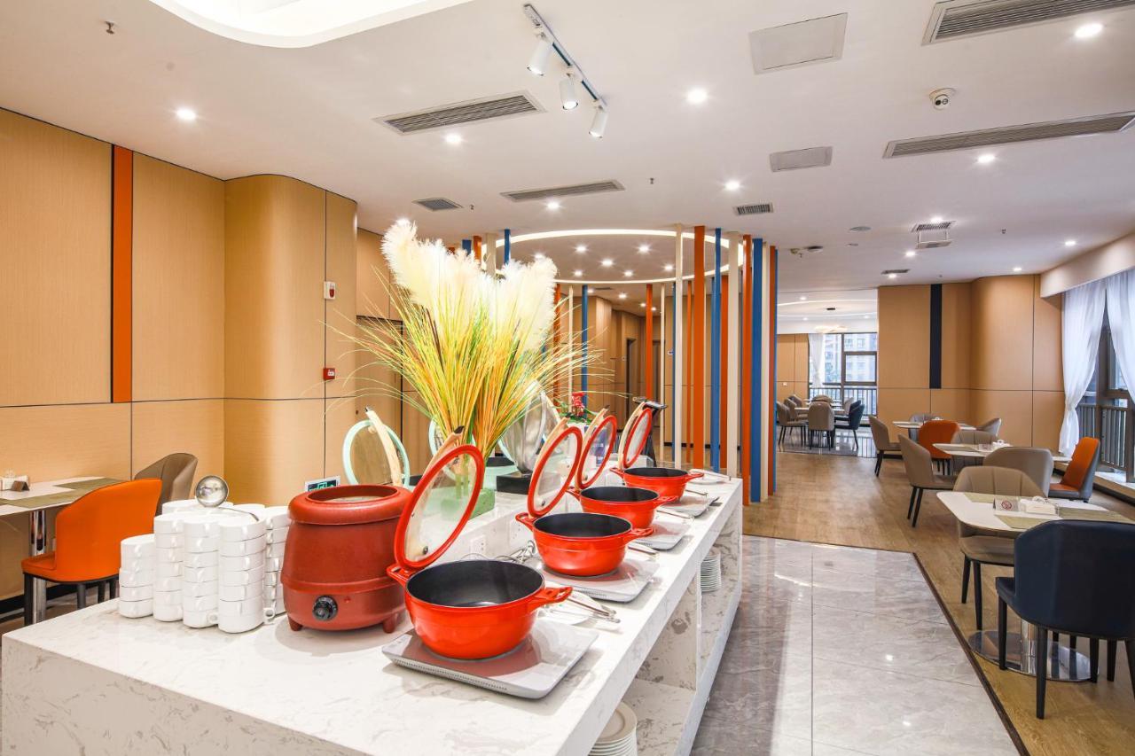Holiday Inn Express Chongqing Guanyinqiao By Ihg Zewnętrze zdjęcie