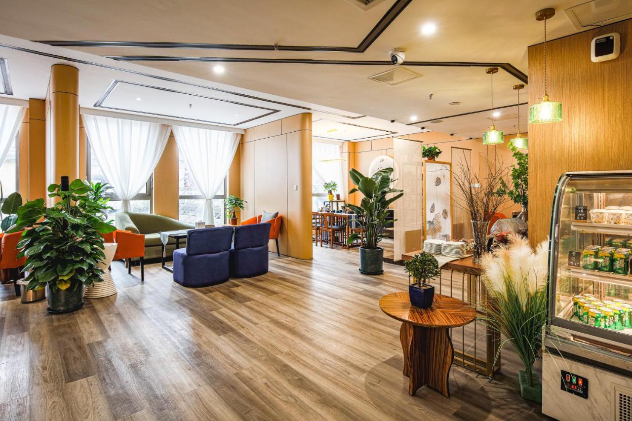 Holiday Inn Express Chongqing Guanyinqiao By Ihg Zewnętrze zdjęcie