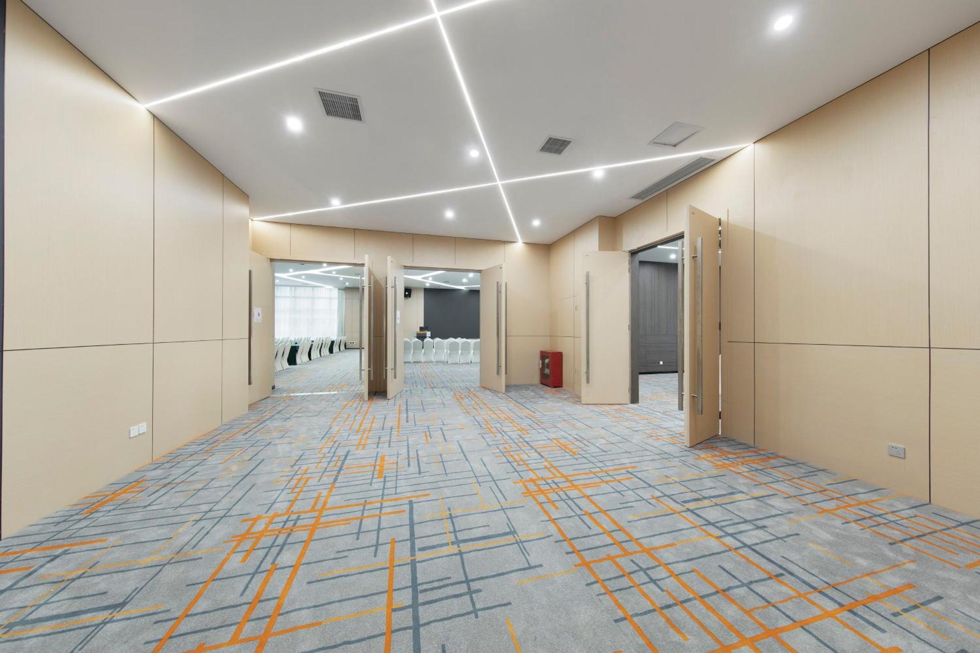 Holiday Inn Express Chongqing Guanyinqiao By Ihg Zewnętrze zdjęcie